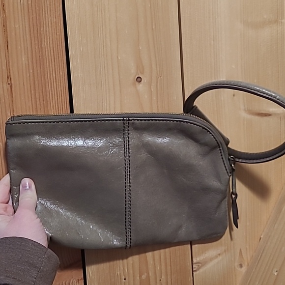 Elegant Gray Hobo Sable Wristlet - Picture 2 of 6